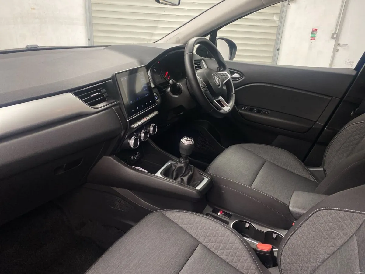 Renault Captur Evolution 1.0 90HP Manual - Image 3