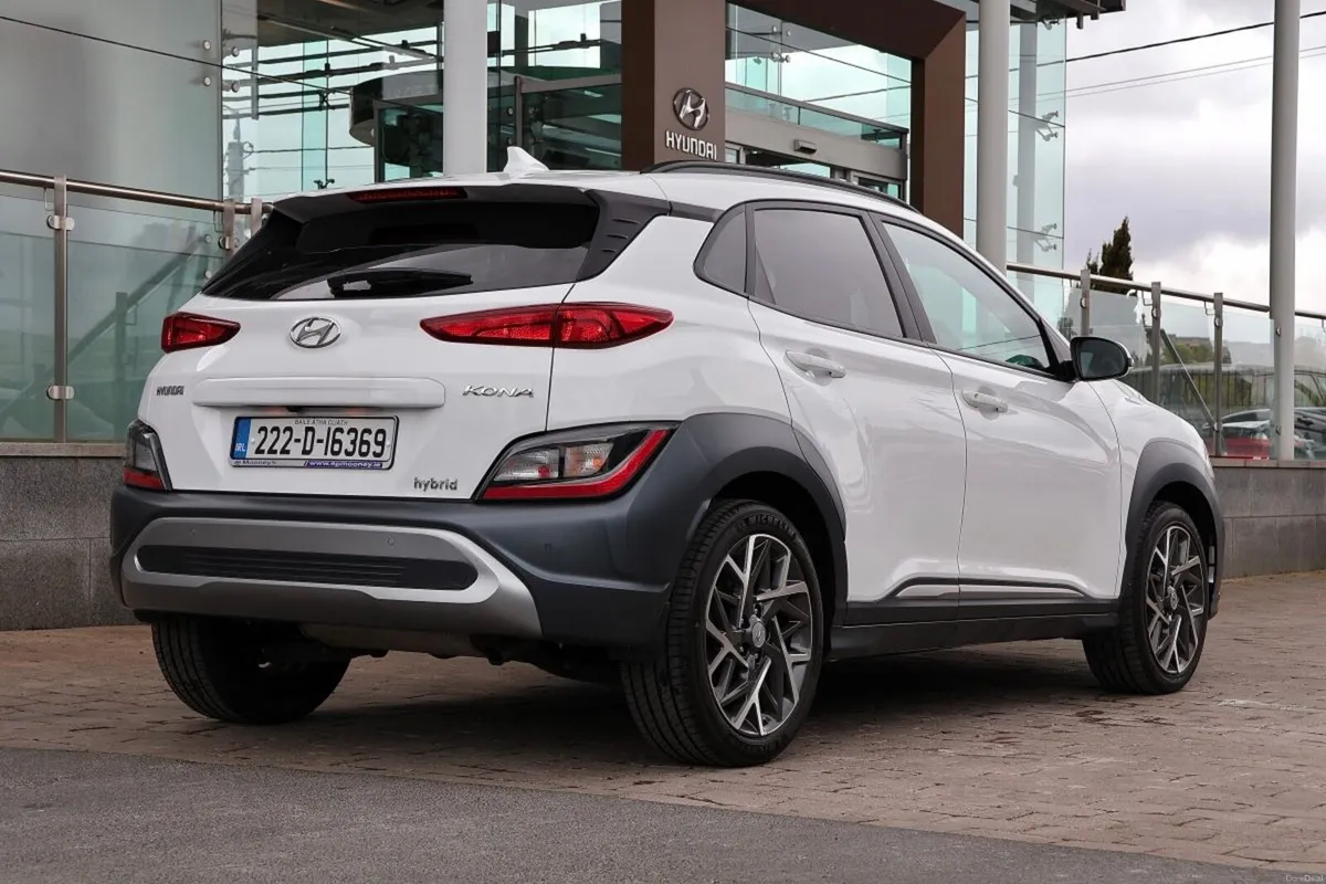 Hyundai KONA 1.6 HYBRID Executive Auto - Image 4