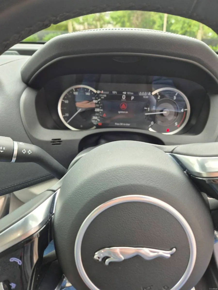 Jaguar XE 2.0d 2021 FJSH - Image 4
