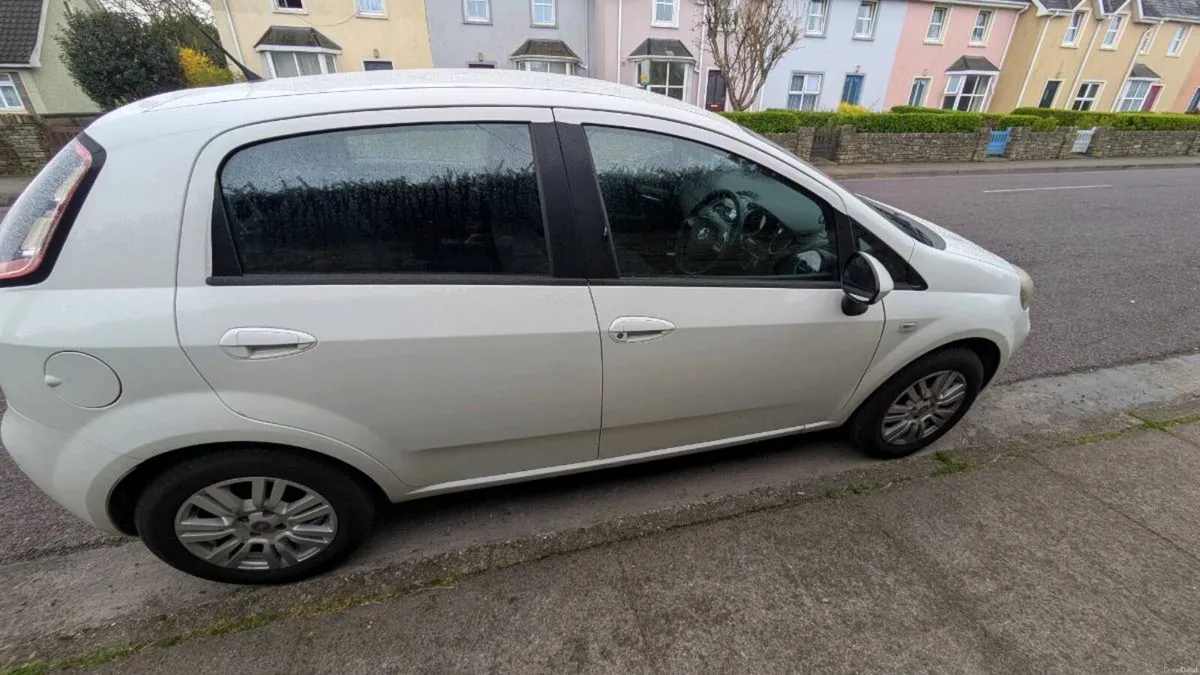 Fiat Punto 1.2L Low km - Image 2