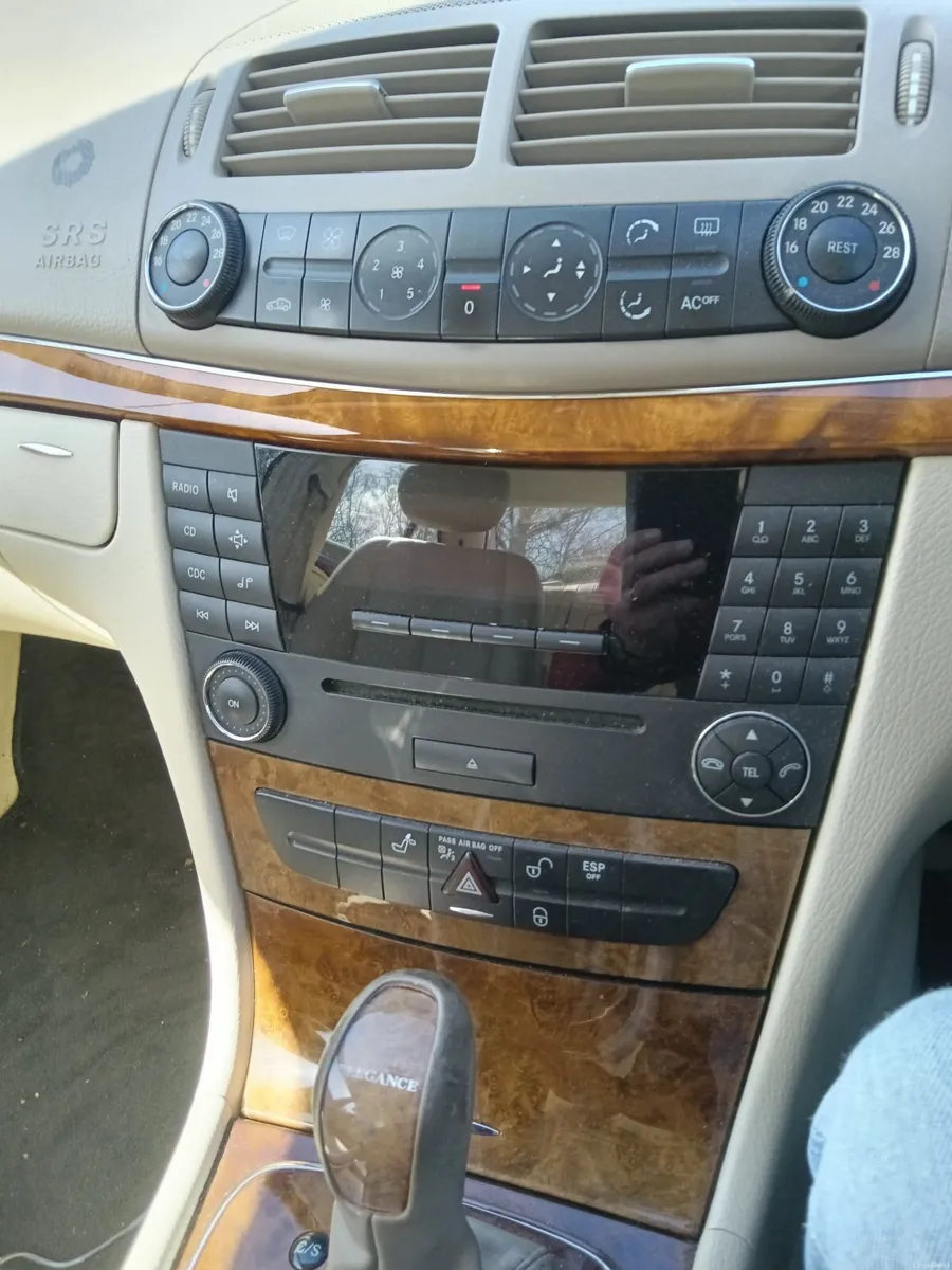 Mercedes-Benz E-Class 2005 - Image 6