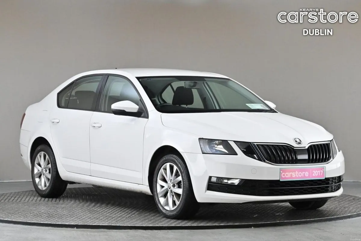Skoda Octavia 1.2TSI AMBITION  5SPD 86BHP **CARPLA - Image 1