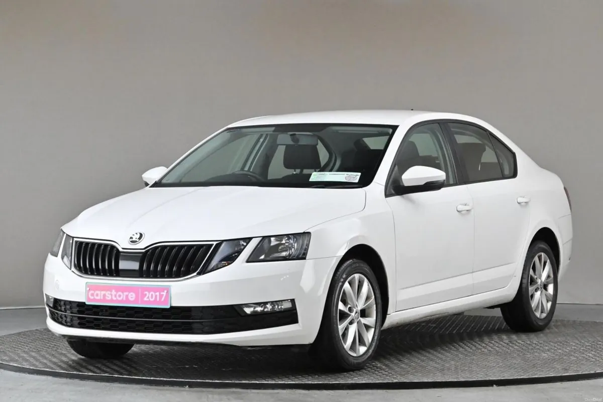 Skoda Octavia 1.2TSI AMBITION  5SPD 86BHP **CARPLA - Image 3