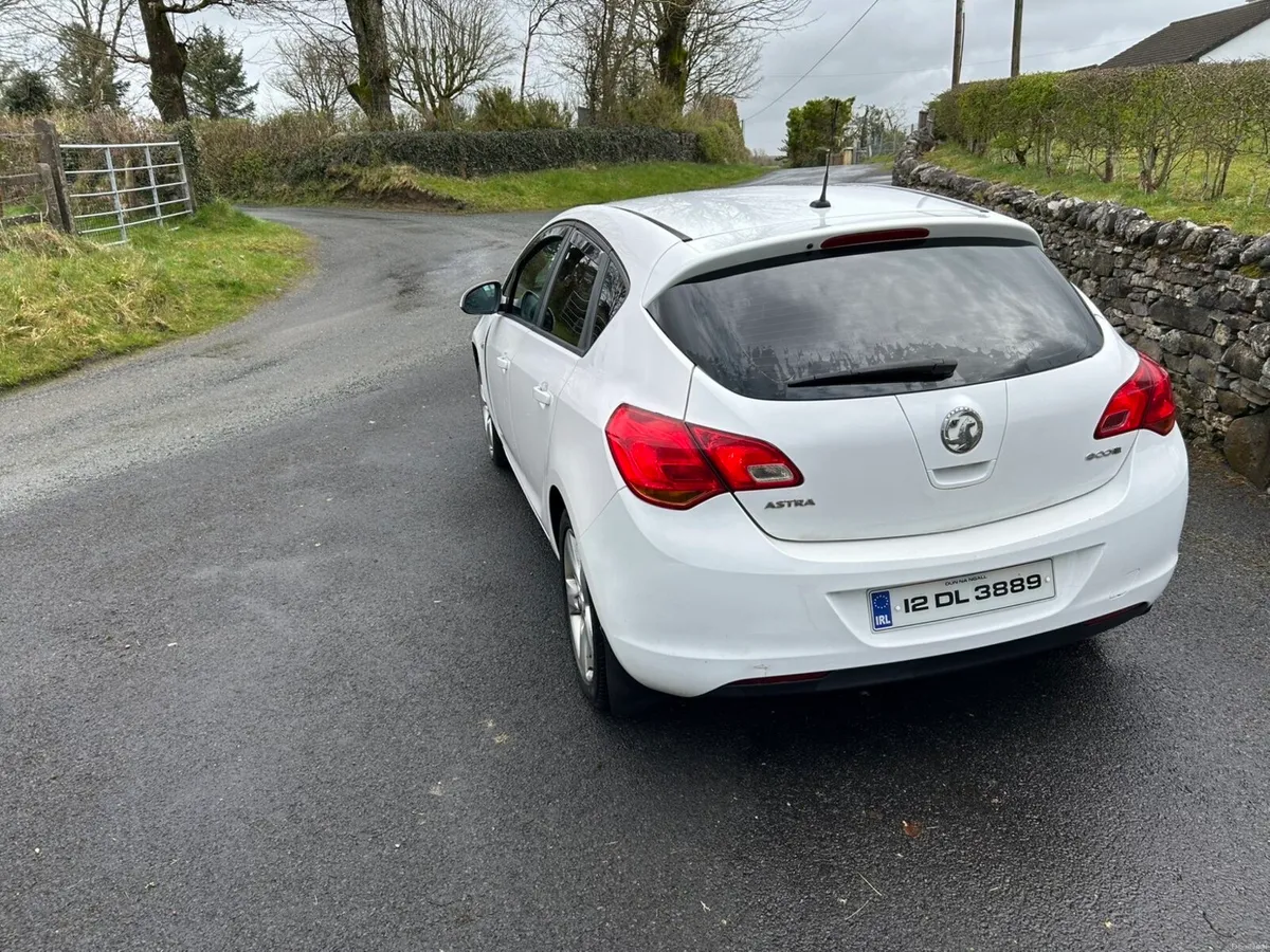 2012 Astra - Image 4