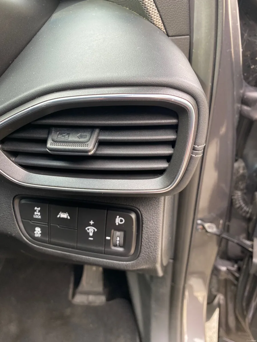 Hyundai Santa Fe 2.2 CRDI 4WD Executive Plus - Image 4