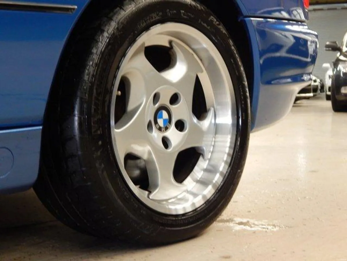 BMW 8-Series 840CI SPORT // SUNROOF // ADJUSTABLE - Image 3