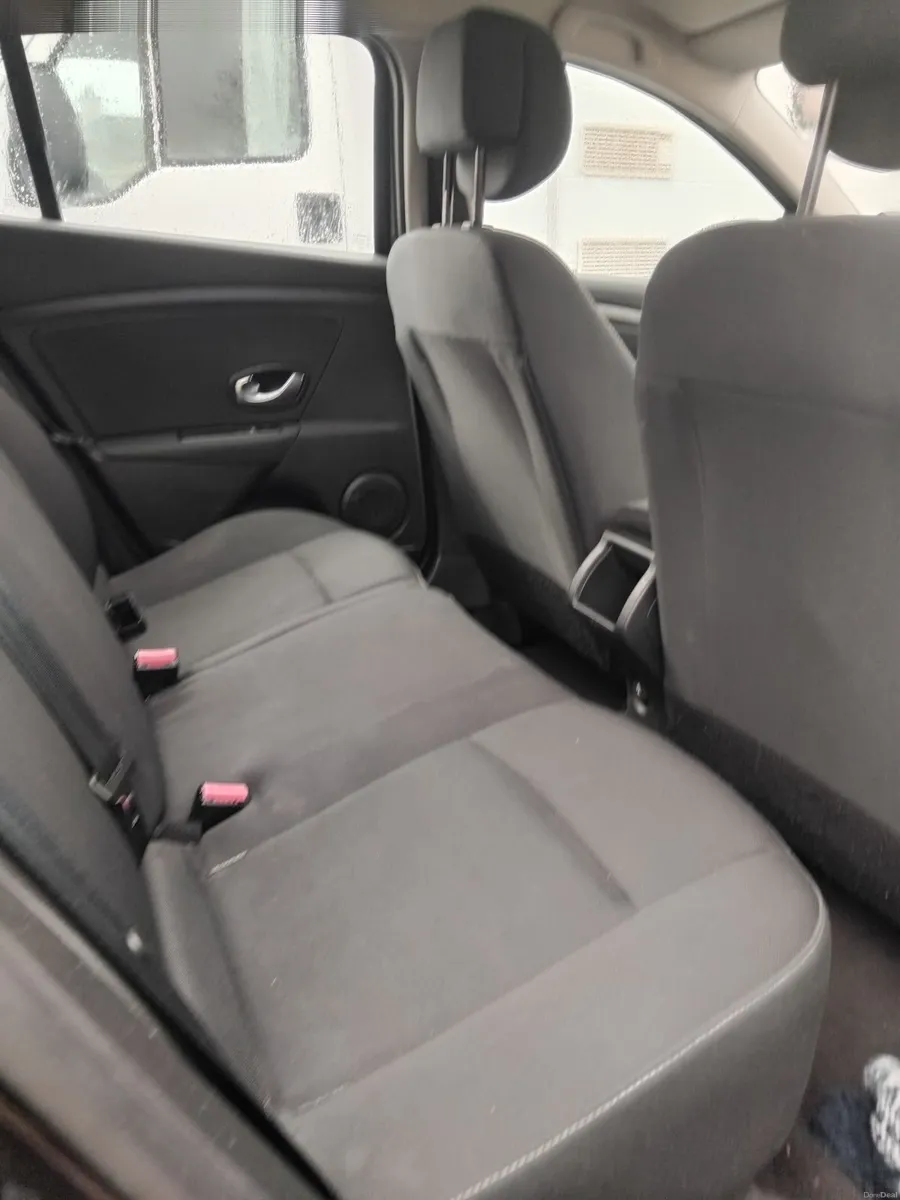 Renault Megane 2011 - Image 2