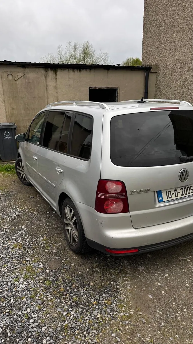 Volkswagen Touran - Image 3