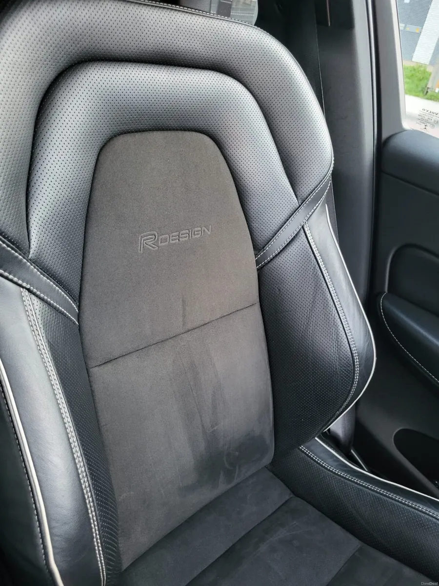 Volvo XC60 R Design - Image 4