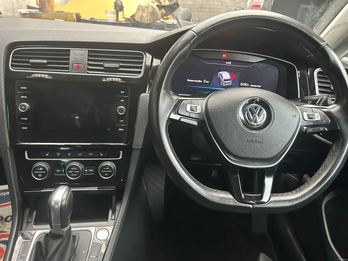 Volkswagen Golf 2019 1.6AUTO - Image 1