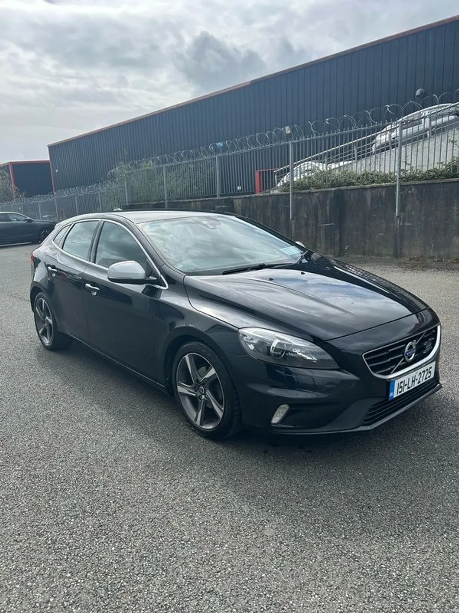 2015 Volvo V40 - Image 1