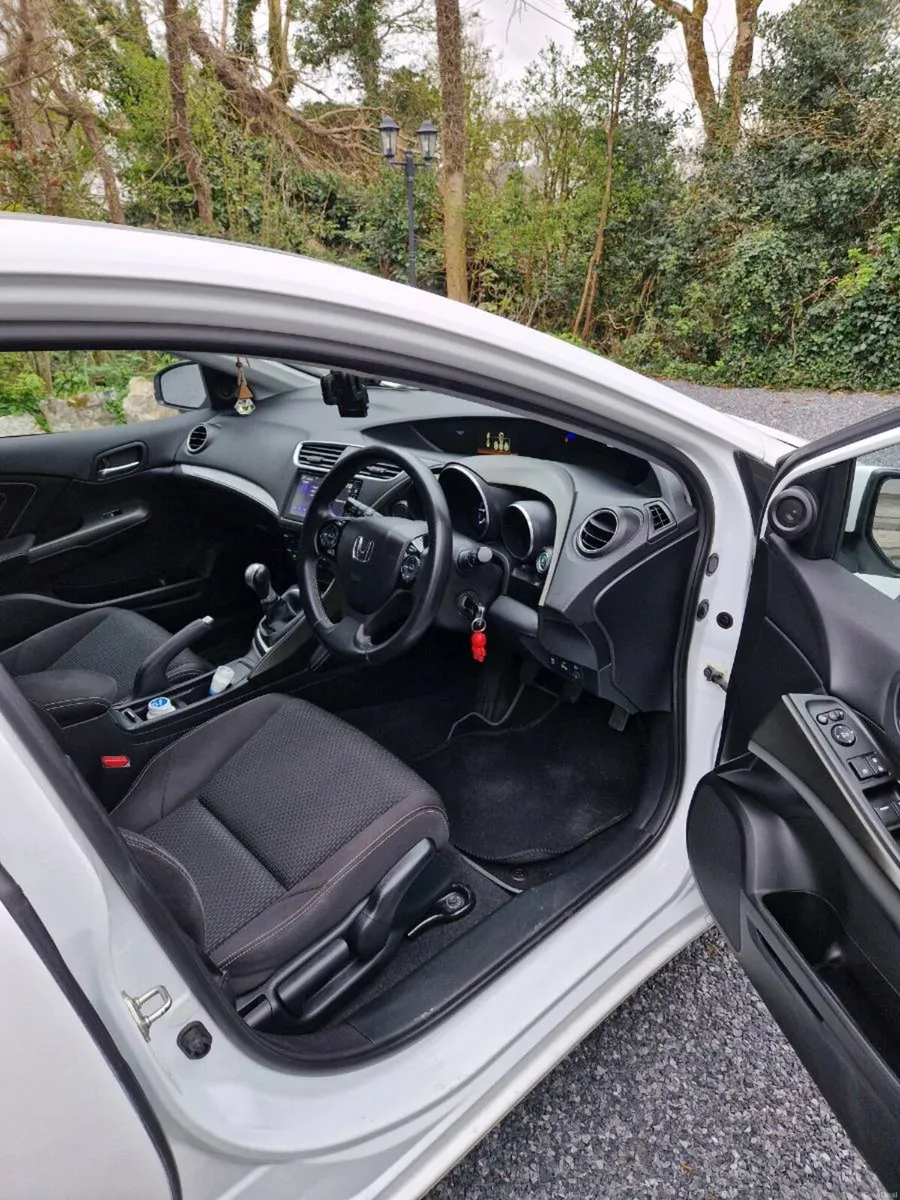 Honda Civic 2015 - Image 3