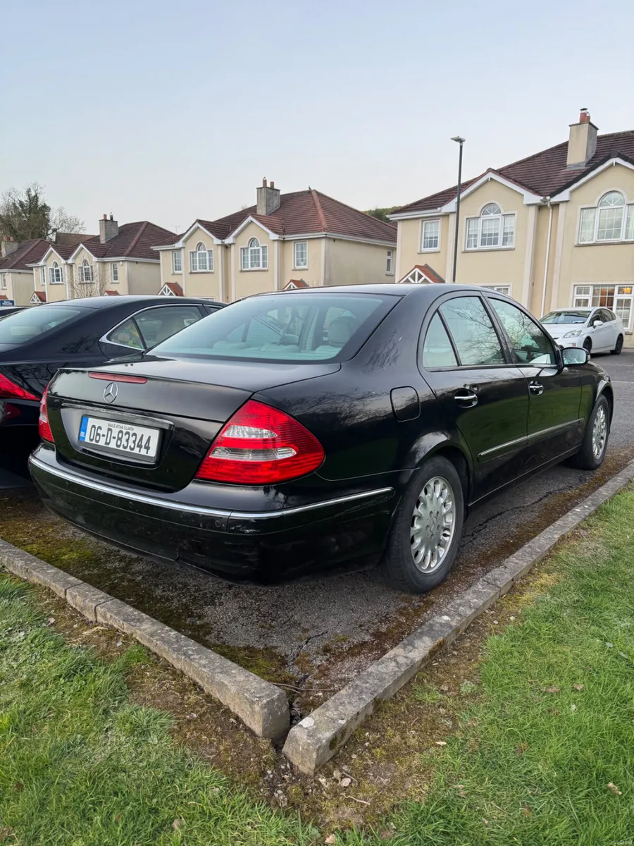Private sale | Mercedes-Benz E200 | Automatic - Image 4