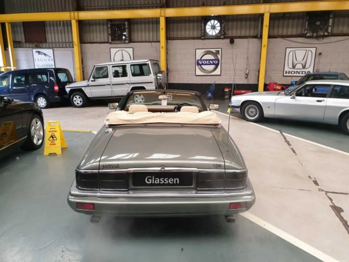 Jaguar XJ 4.0  // CONVERTIBLE // IN  IMMACULATE CO - Image 4