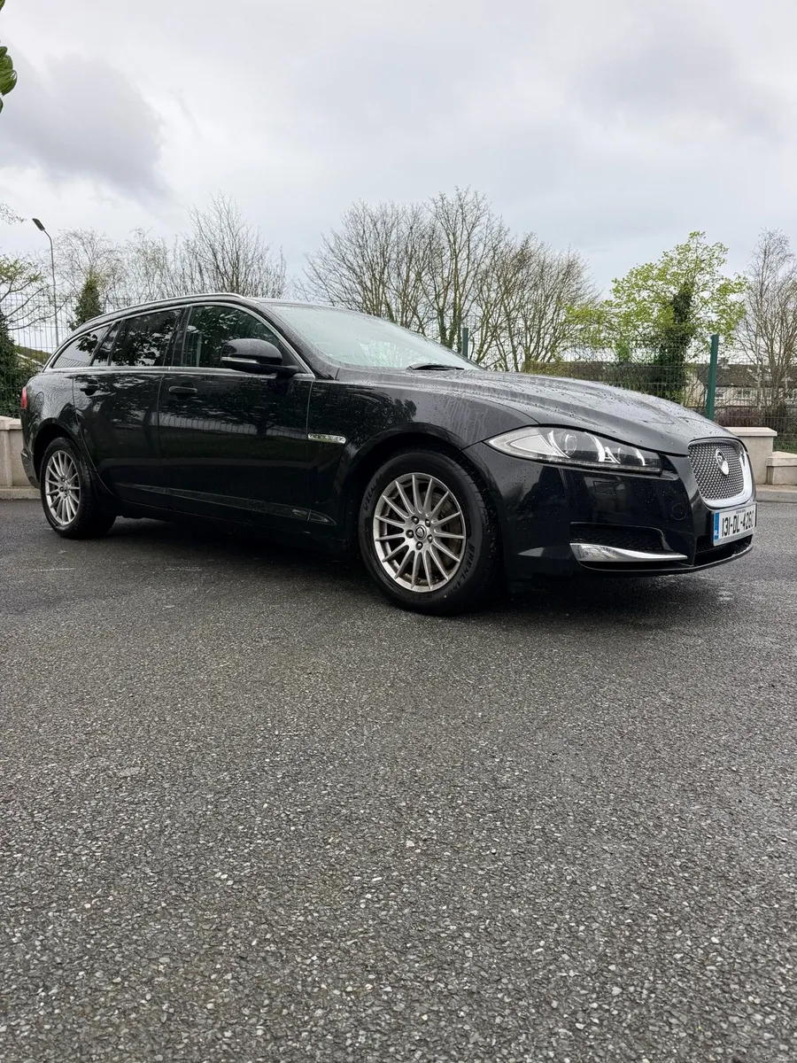 2013 Jaguar XF - Image 2