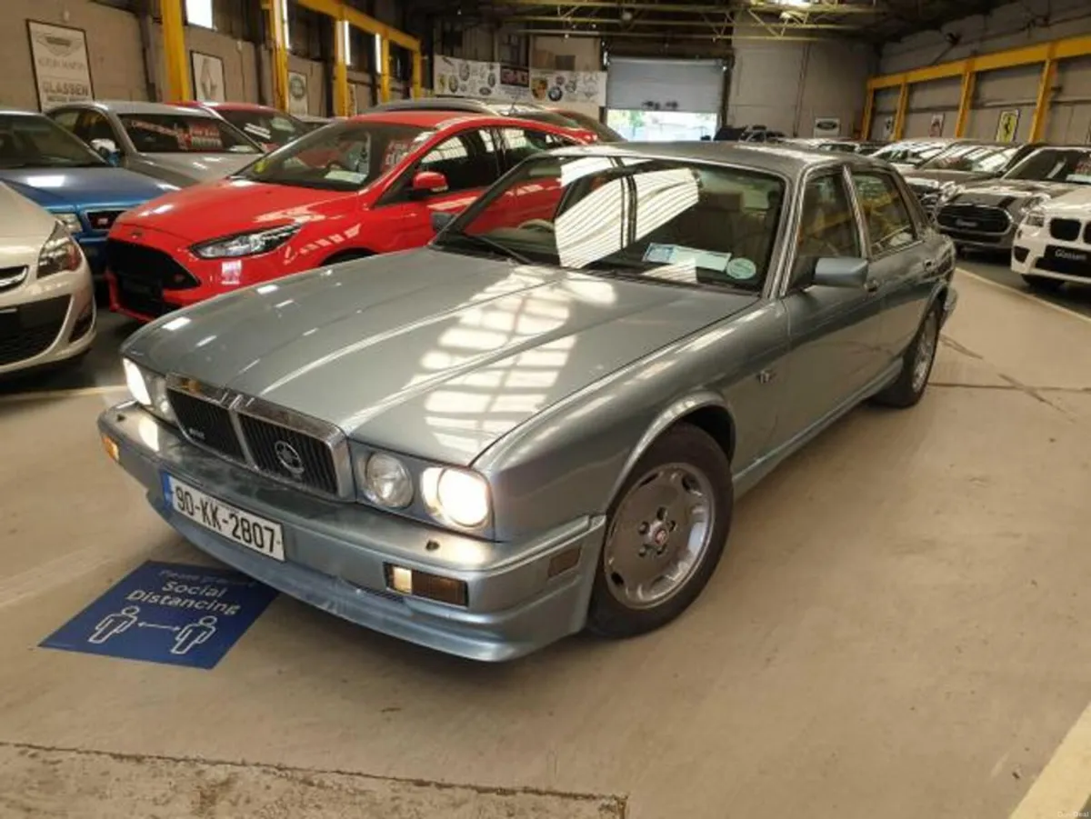 Jaguar XJ STUNNING RARE CAR// SUPERB COLOUR COMBO/ - Image 1