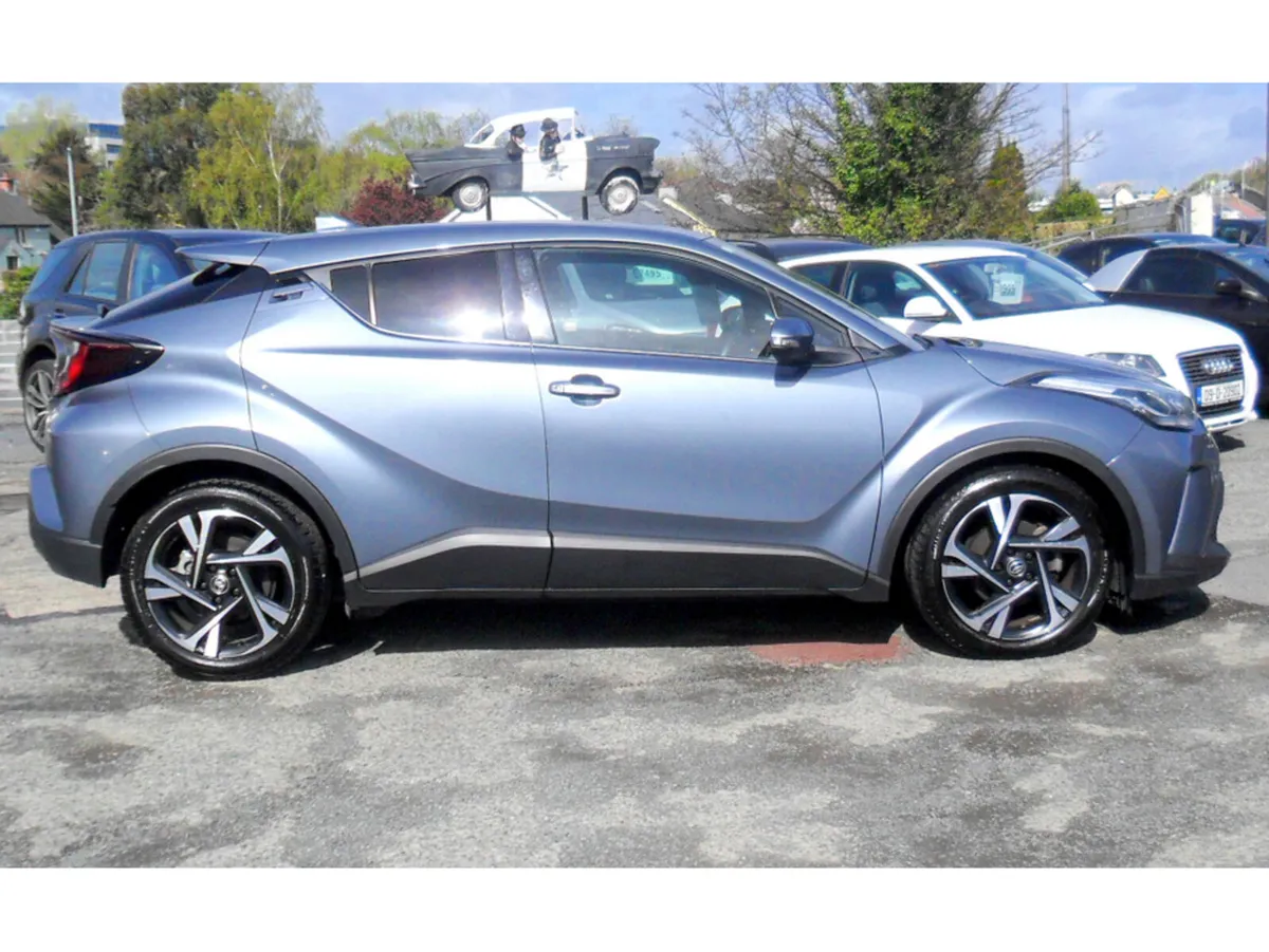 Toyota C-HR HYBRID SPORT 5DR AUTO 1.8 - Image 4