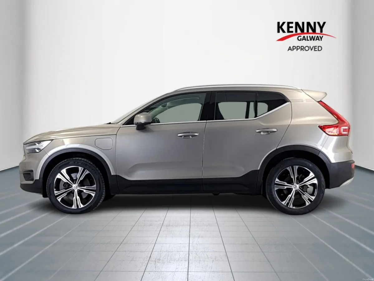 Volvo XC40 T5 PHEV INSCRIPTION 5DR A AUTO - Image 4