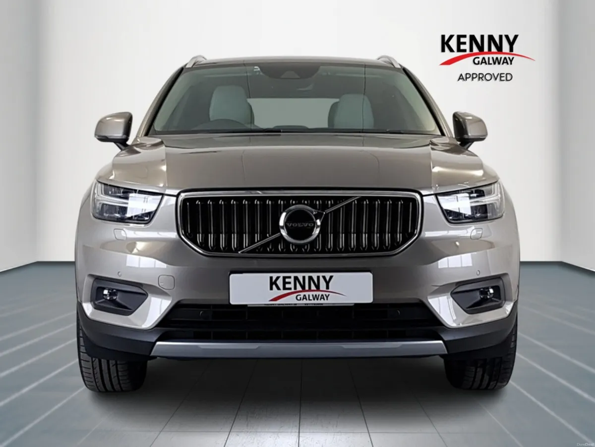 Volvo XC40 T5 PHEV INSCRIPTION 5DR A AUTO - Image 2