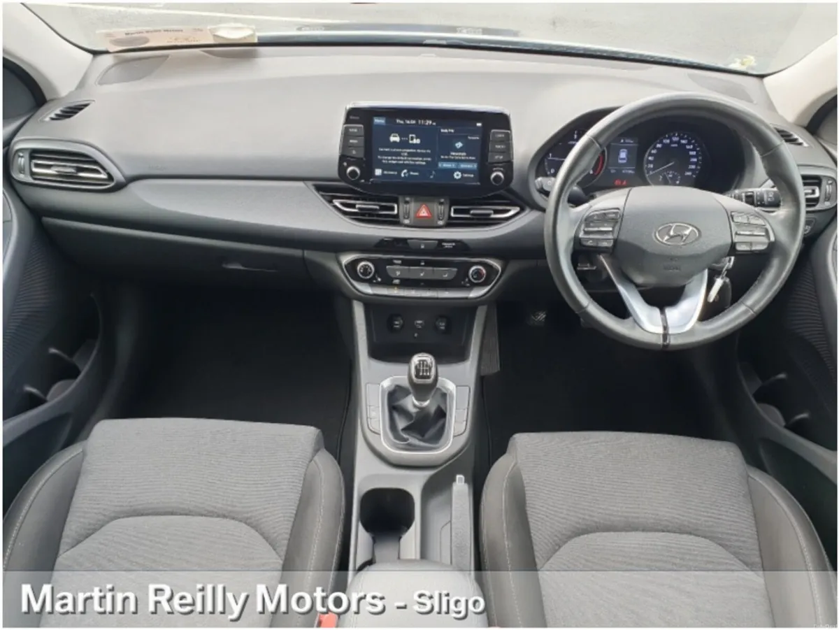 Hyundai i30 1.6 Diesel Deluxe - Image 2