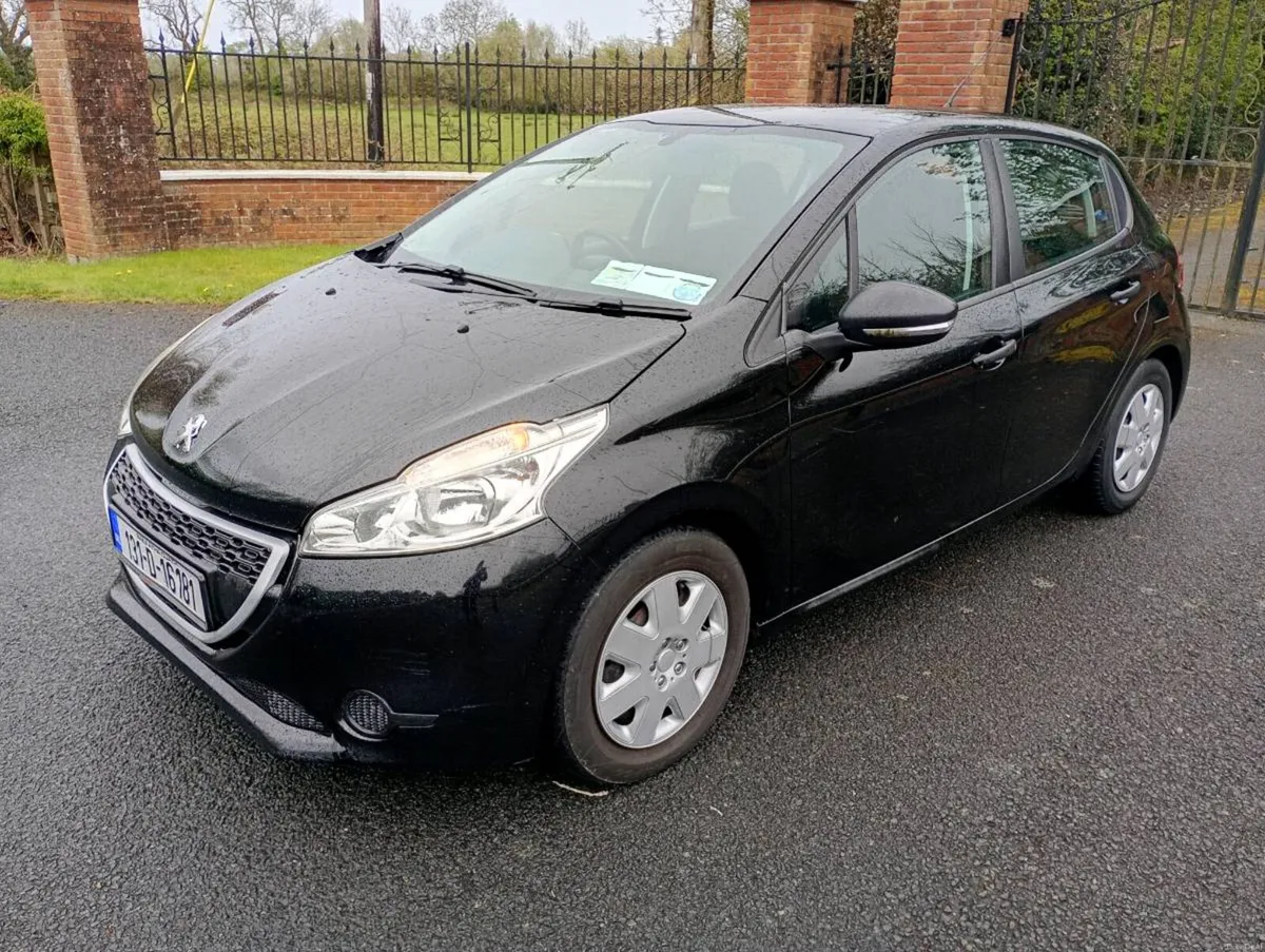 Peugeot 208 - Image 2