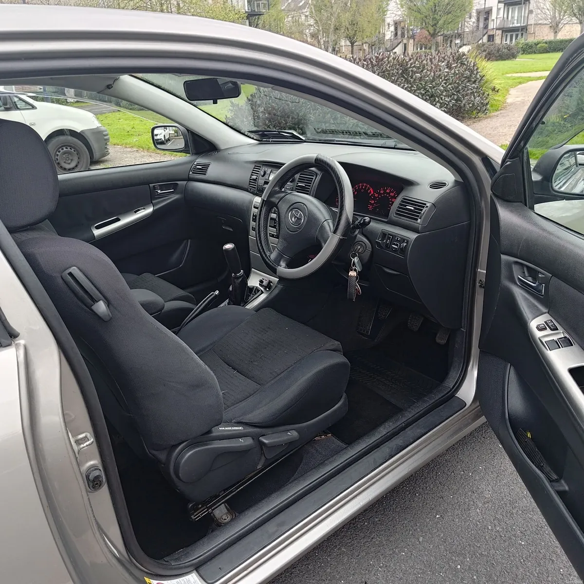 Toyota Corolla 2001 T SPORT 1.8 VVTL-i - Image 4