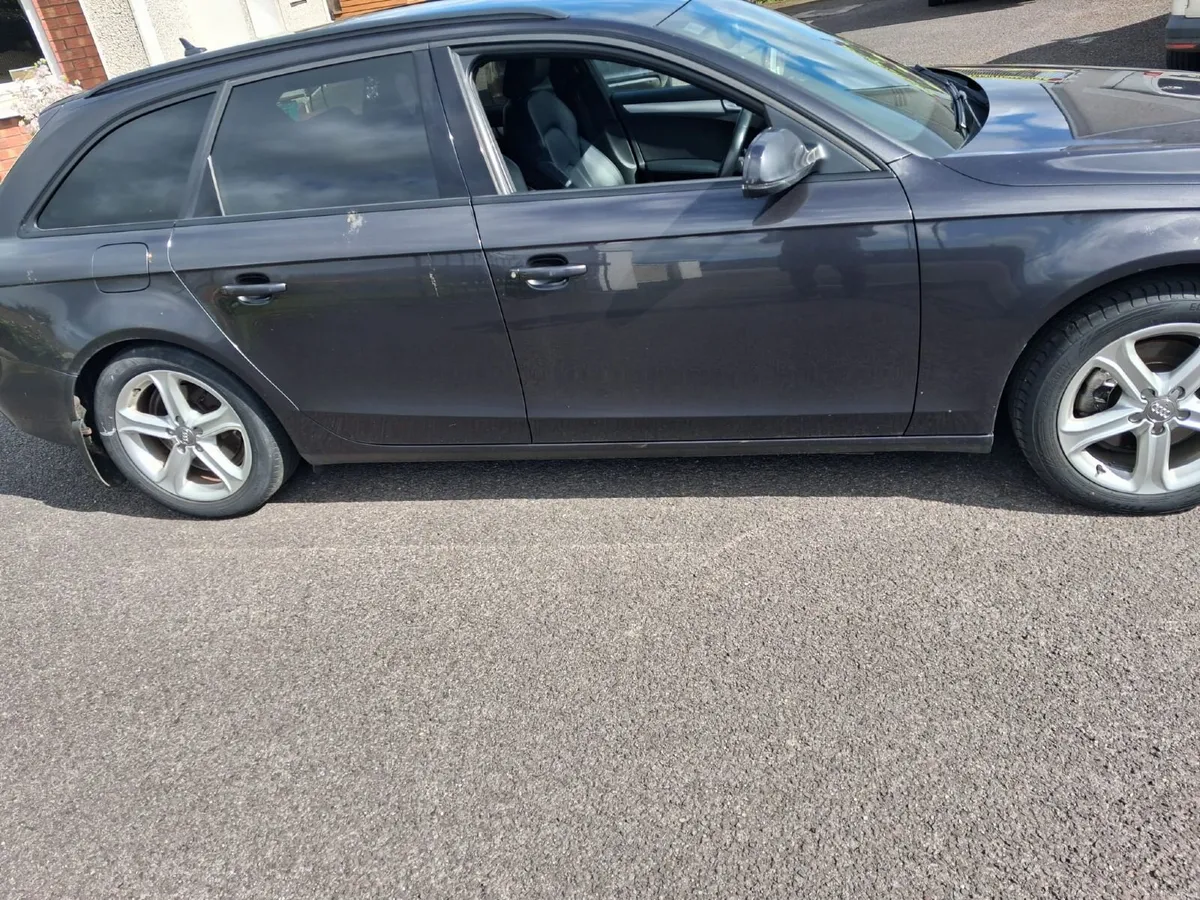 Audi A4 2014 - Image 2