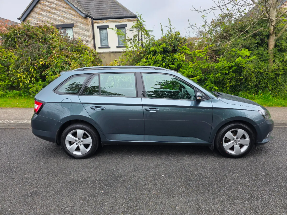 Skoda Fabia Combi AMB 1.0tsi 95HP 4DR - Image 2