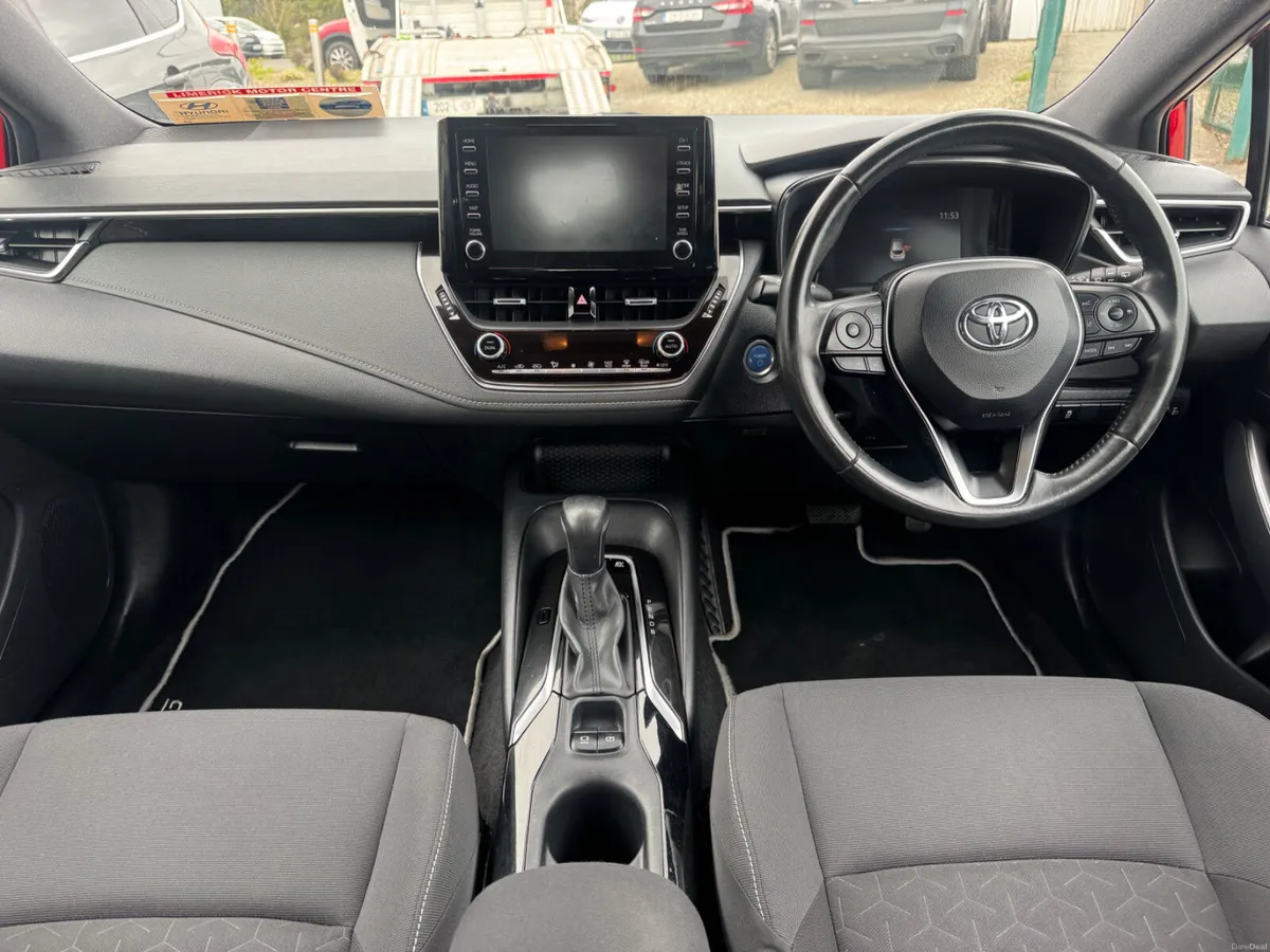 Toyota Corolla 2019 Luna model - Image 3
