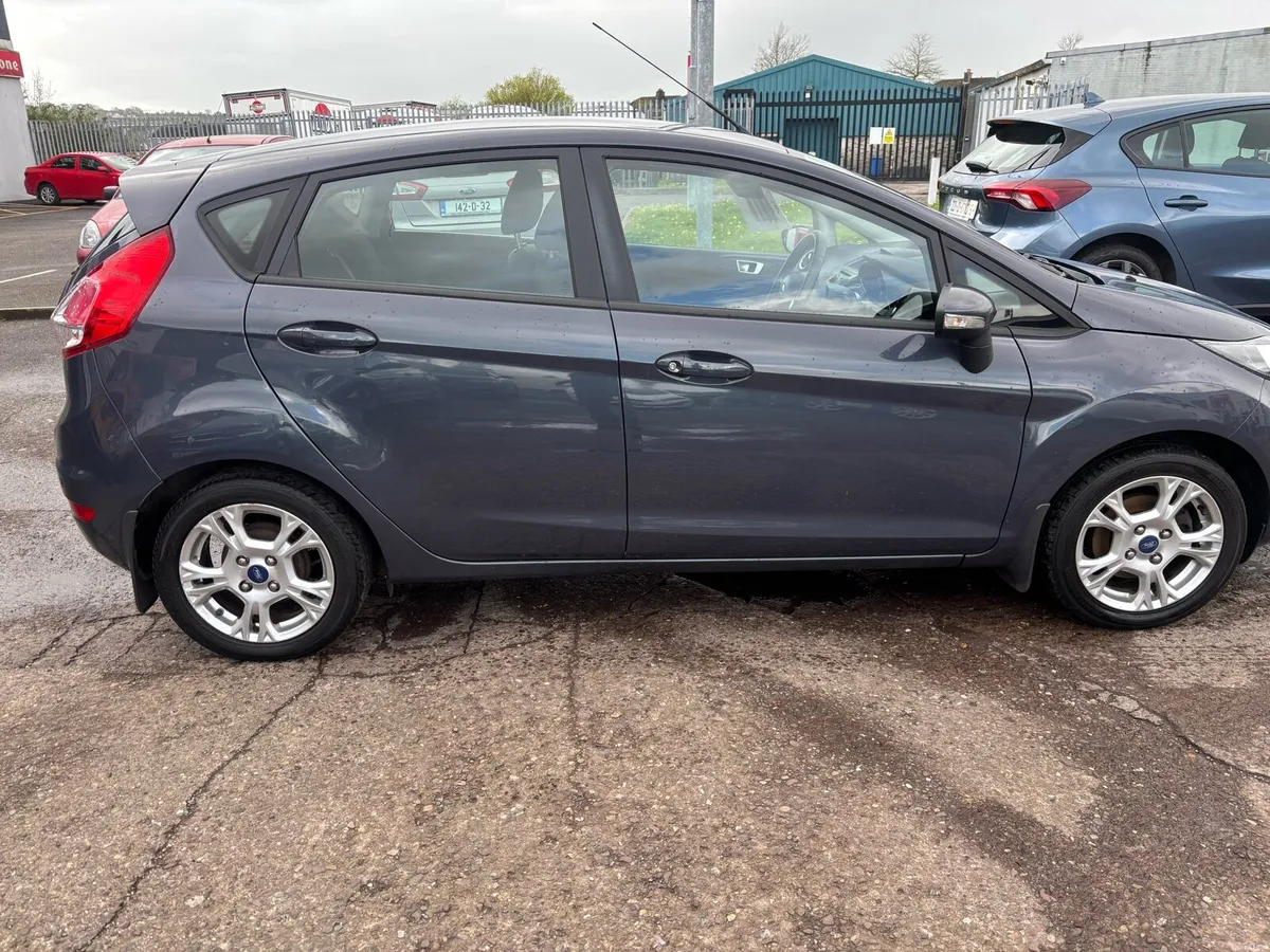 Ford fiesta - Image 2