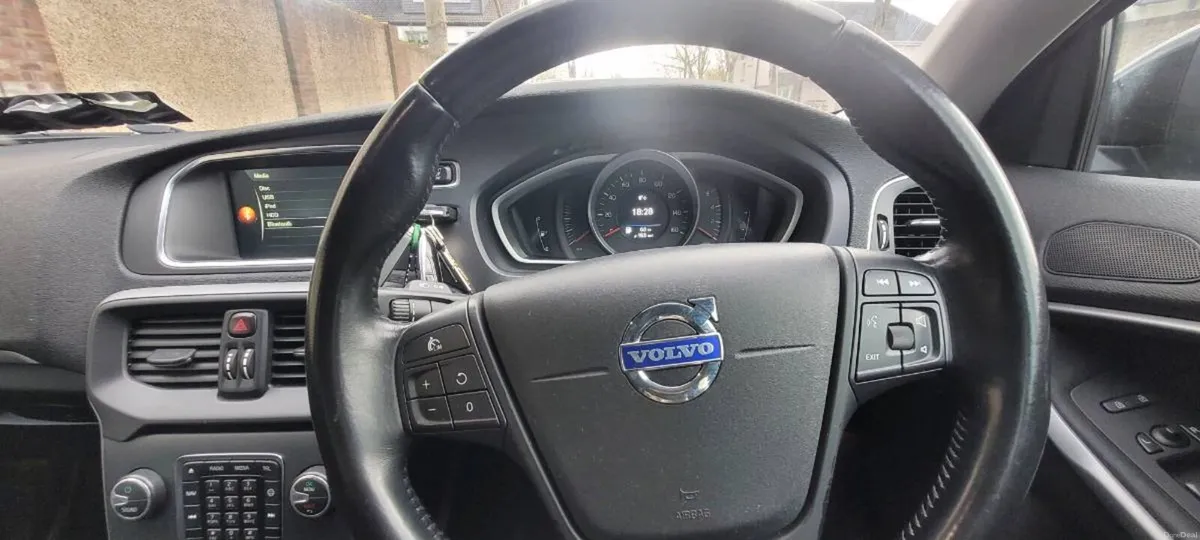 Car in excellent conditions - Image 3