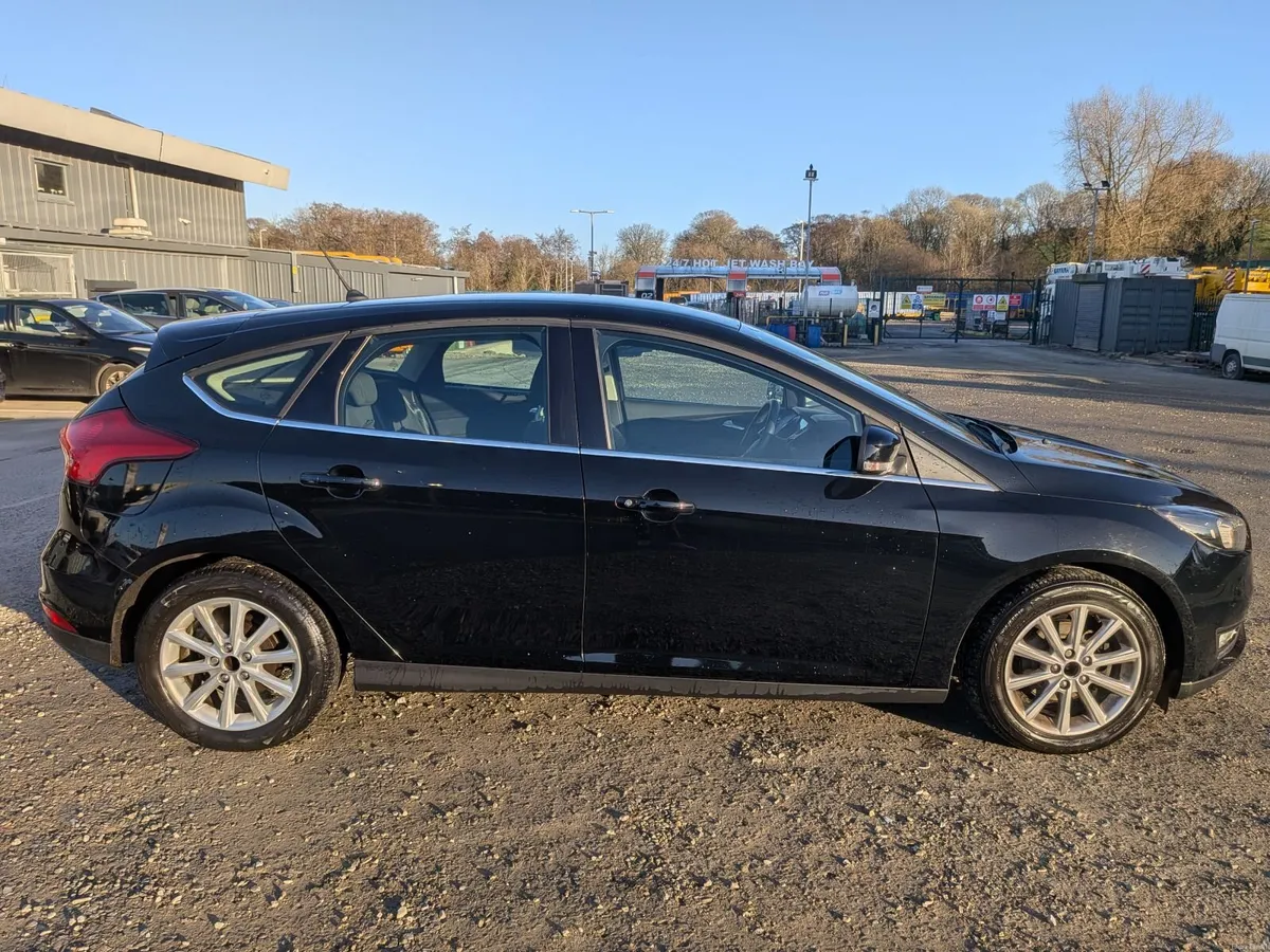 Ford Focus 2018 - Image 4