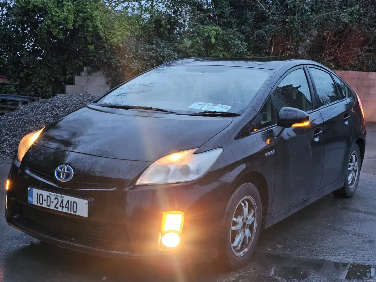 Toyota Prius 2010 hybrid automatic €1650 - Image 1