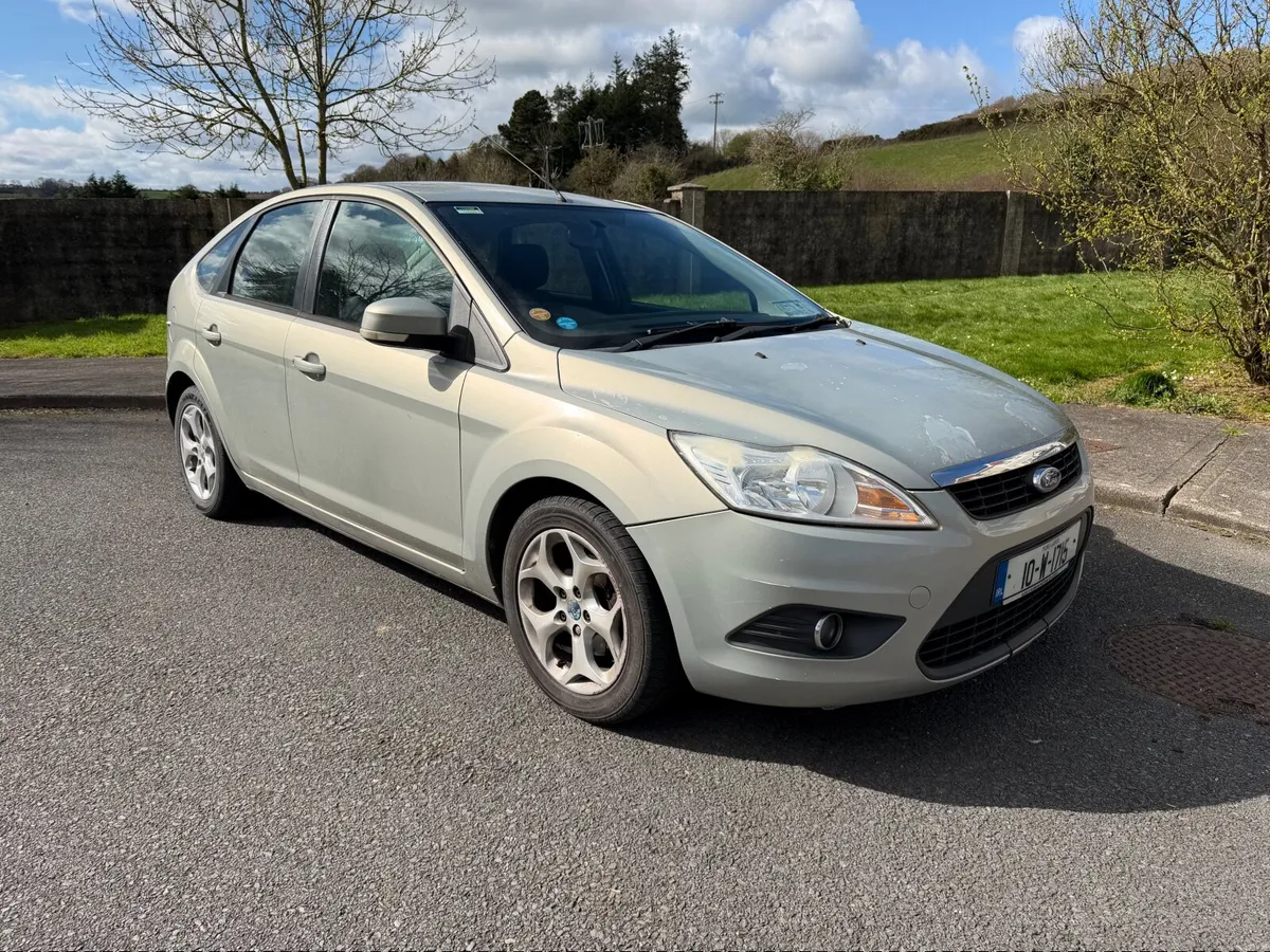 Ford Focus 2010 - Image 1
