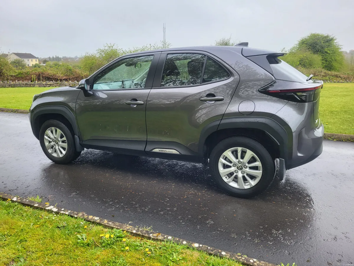 Toyota Yaris Cross  Hybrid  Automatic - Image 4