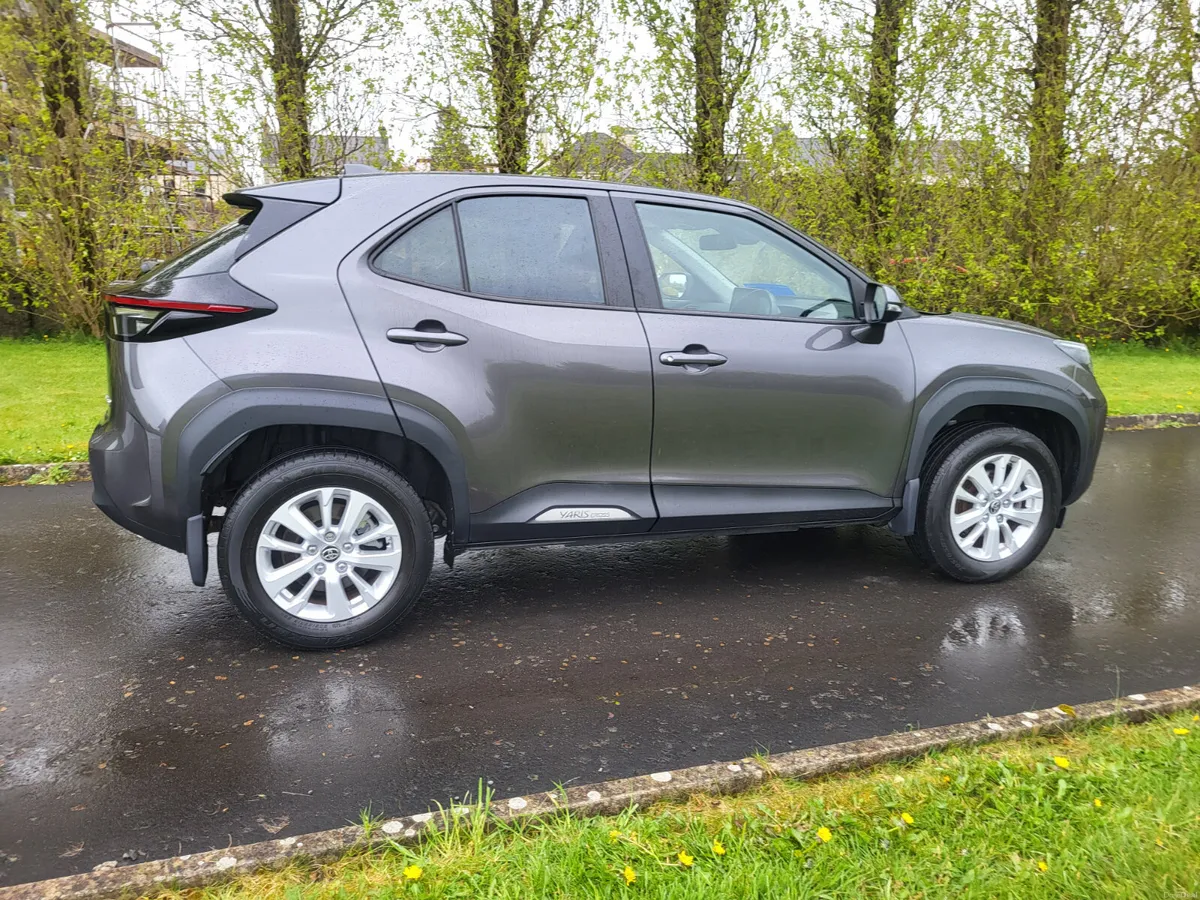 Toyota Yaris Cross  Hybrid  Automatic - Image 2