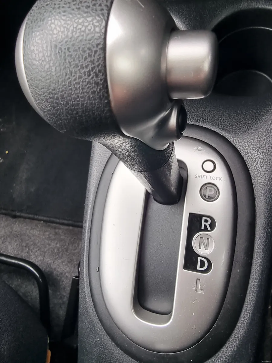 €5990 Nissan Note 2015 automatic. Bargain €5990 - Image 2