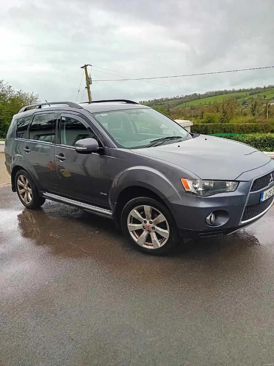 Mitsubishi Outlander 2011 - Image 2