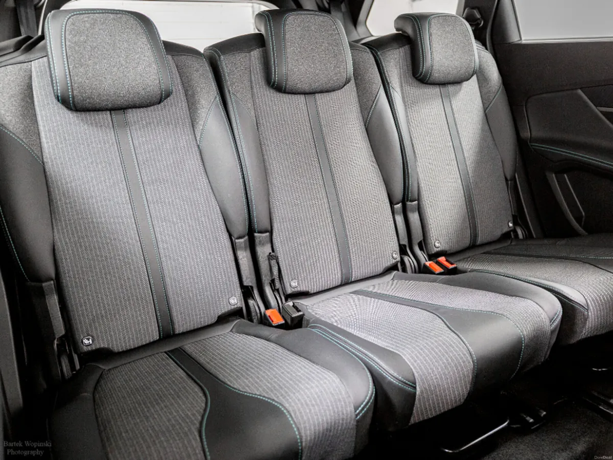 Peugeot 5008 Allure 1.5 Diesel Auto 130HP - 7 Seat - Image 4