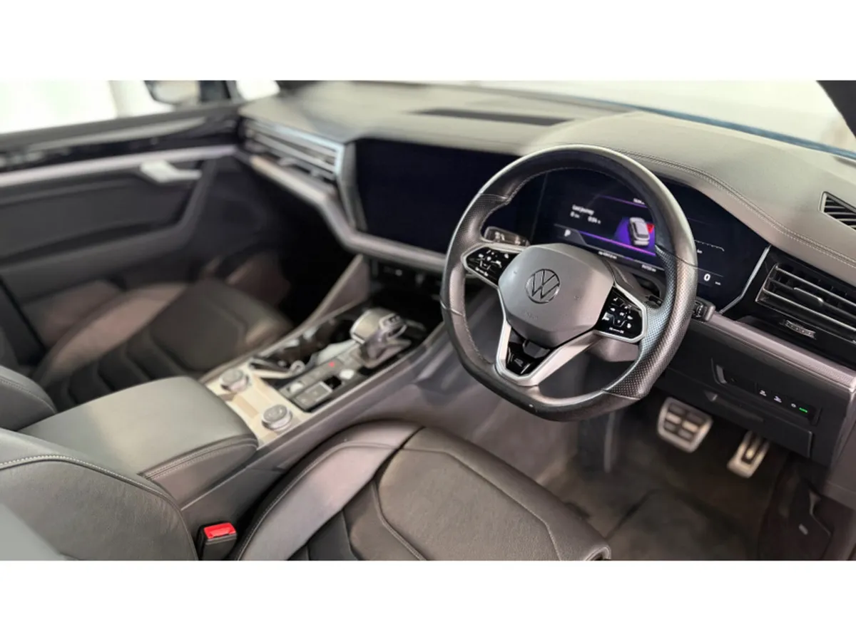 Volkswagen Touareg *BLACK ED*PAN ROOF*286PS*STUNNI - Image 3