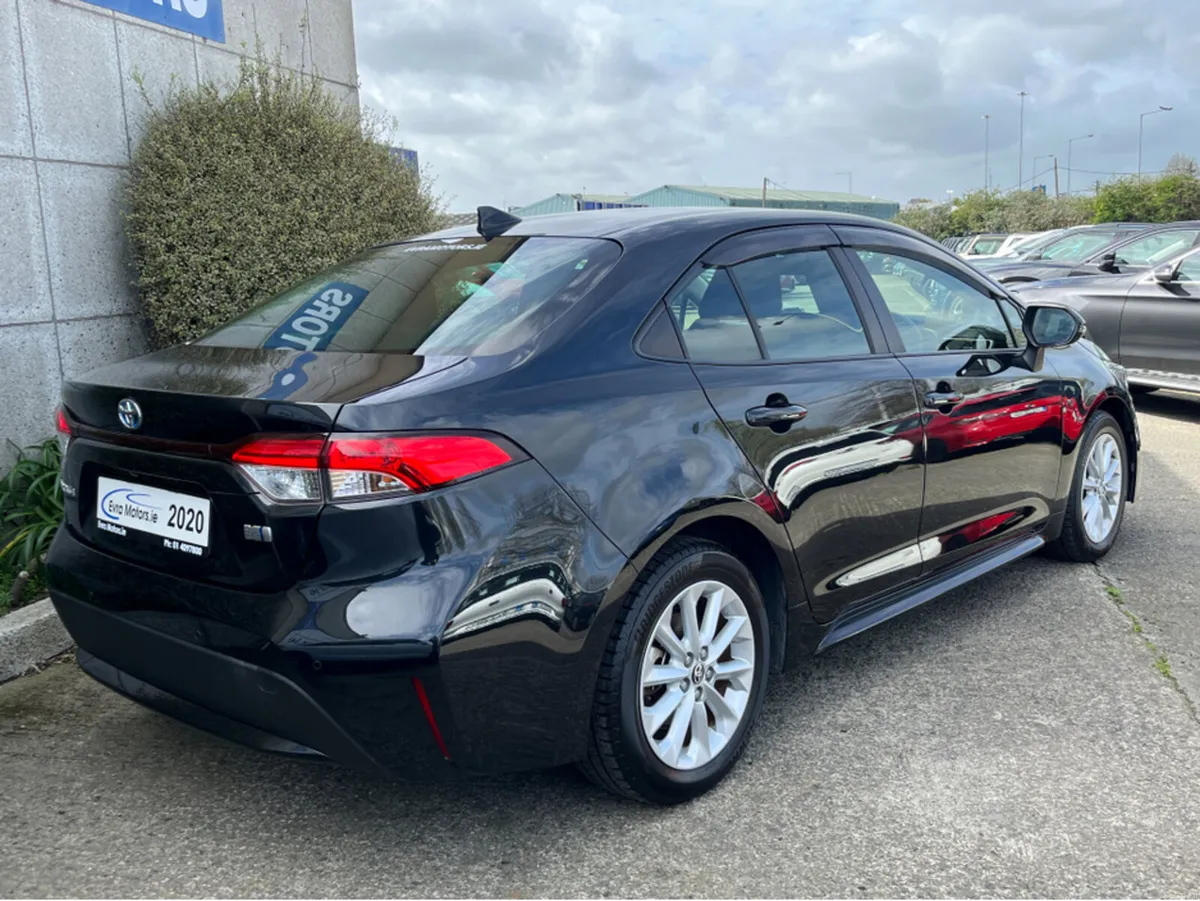 Toyota Corolla S HYBRID AUTOMATIC SALOON 1.8 PETRO - Image 4