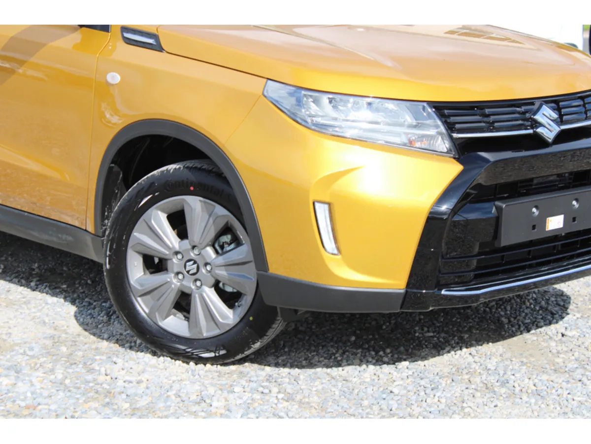 Suzuki Vitara 1.4 B/JET HYBRID MOTION DEMO - Image 2