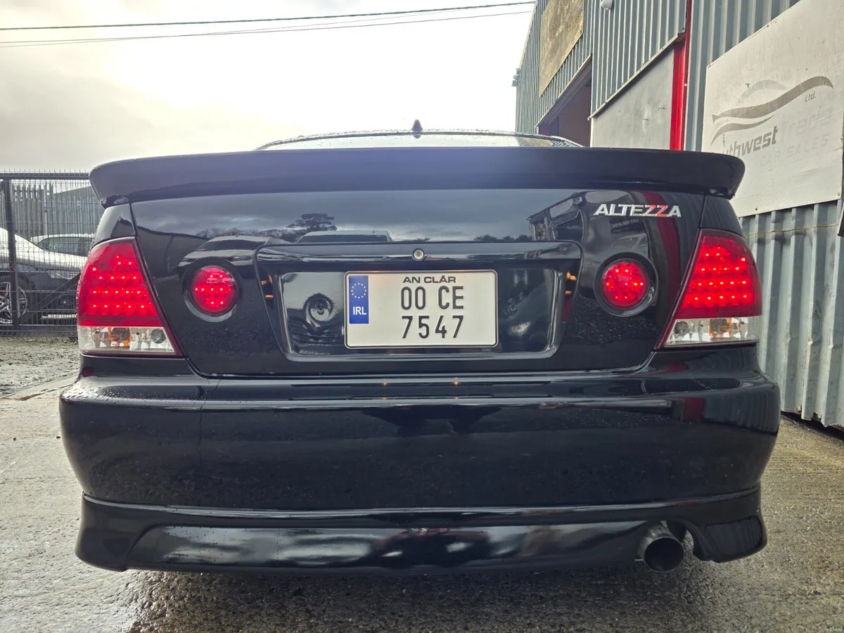 2000 Toyota Altezza **NCT 01-27** - Image 4