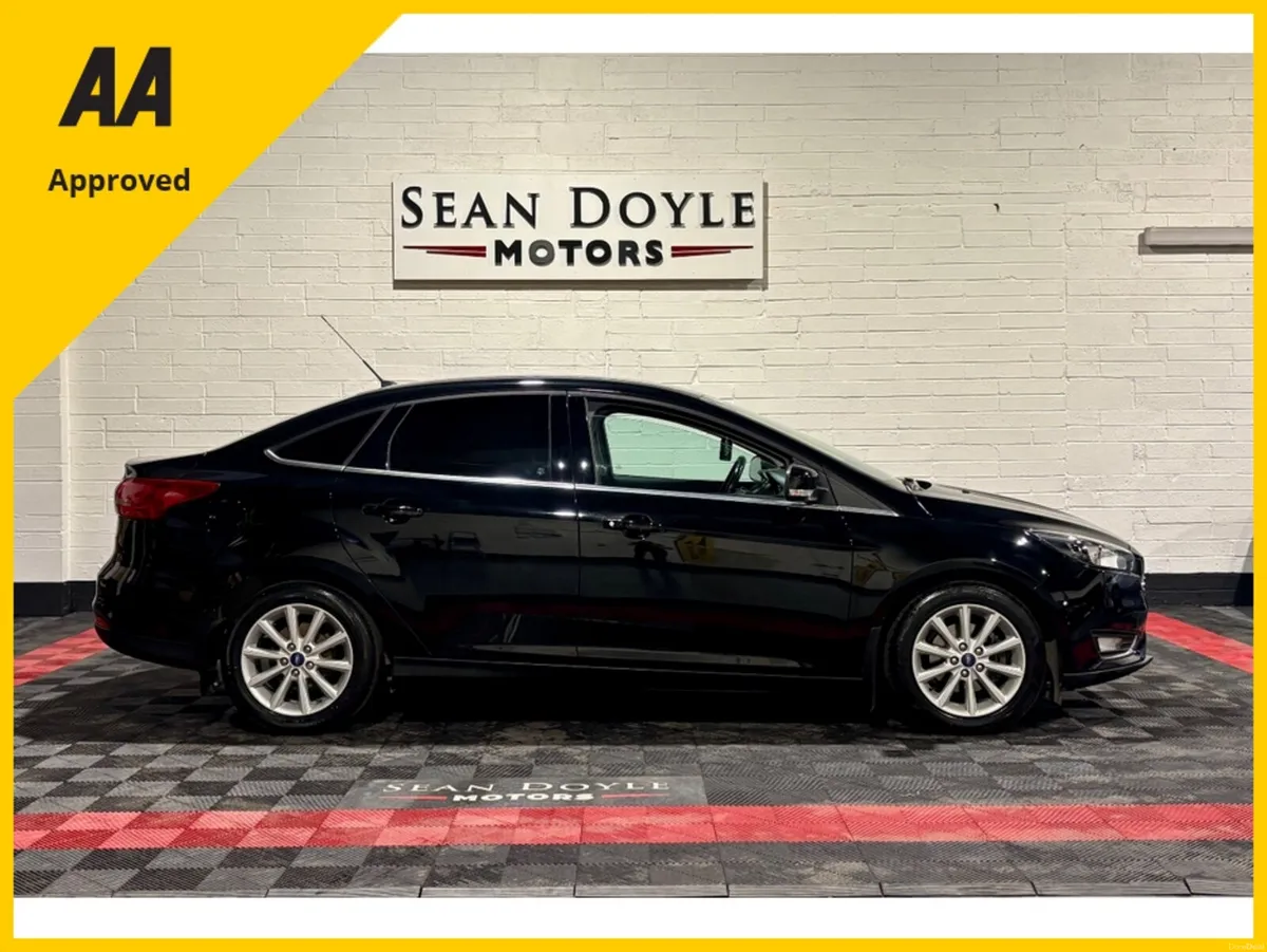 Ford Focus TITANIUM 1.5 Diesel Manual Saloon - Image 4