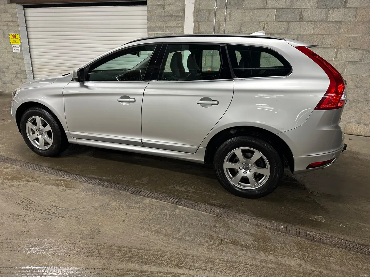 2016 VOLVO XC 60 GT-SE D4 AUTOMATIC - Image 2