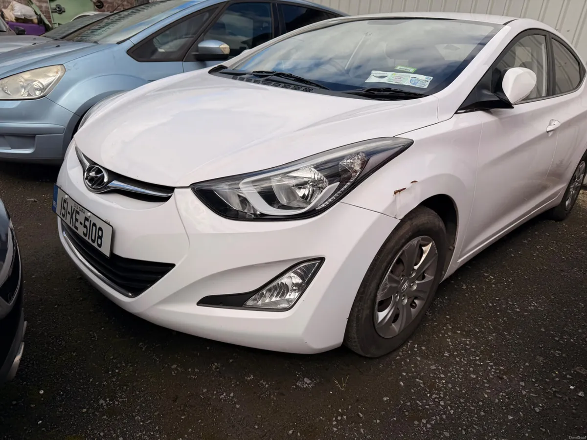 Hyundai Elantra 2015 Automatic - Image 2