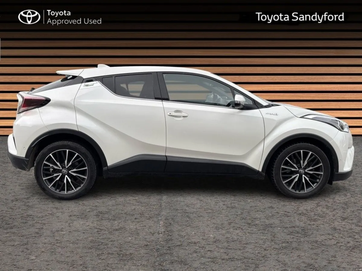 Toyota C-HR HYBRID SOL TOP SPEC // HEATED LEATHER - Image 3
