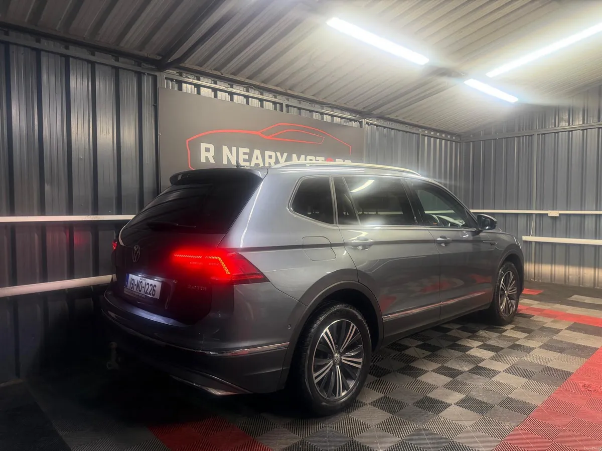 2019 Volkswagen Tiguan 2.0  Highline DSG 7 Seat - Image 2