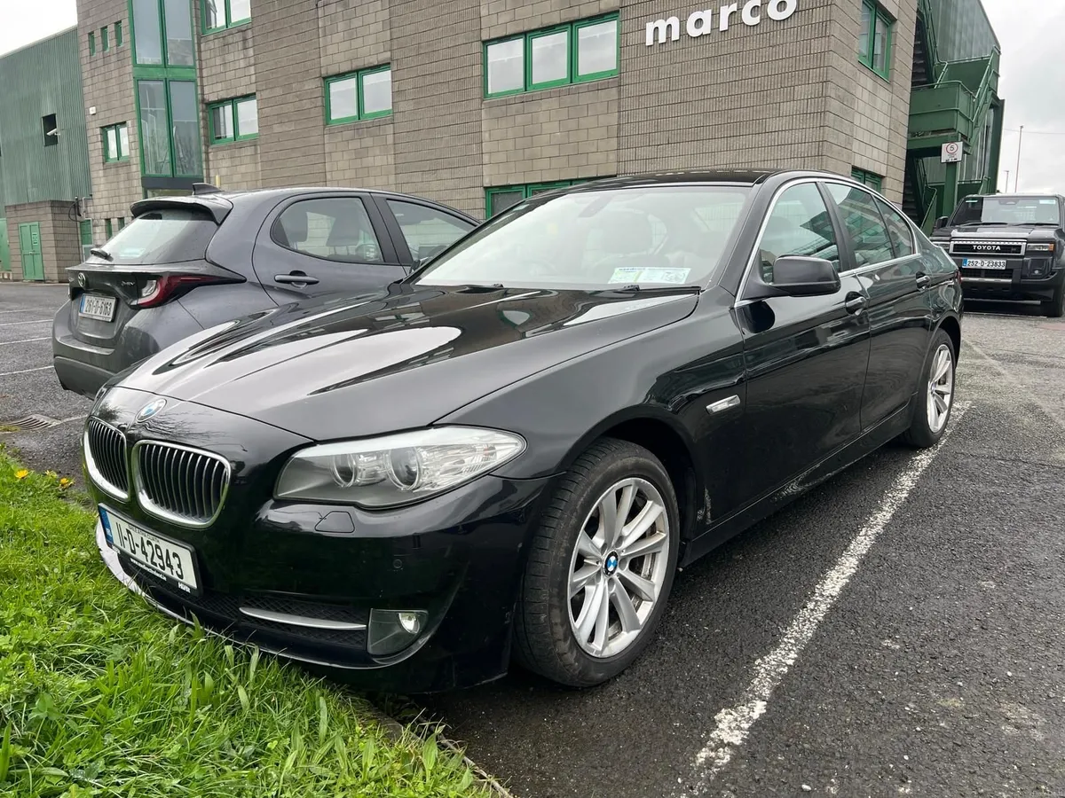 BMW 5-Series 2011 - Image 1