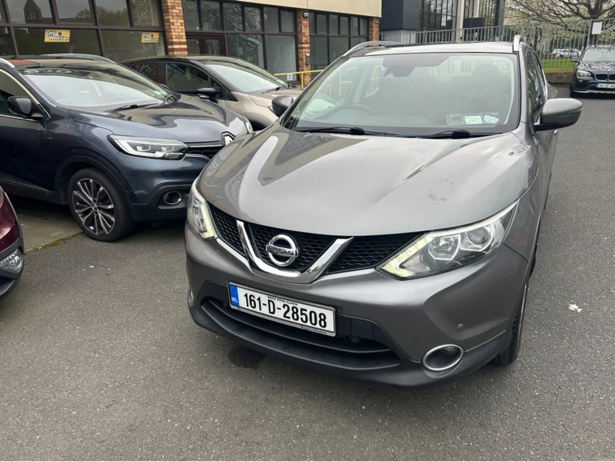 Nissan Qashqai 1.2 AUTOMATIC//PAN ROOF//HUGE SPEC - Image 3
